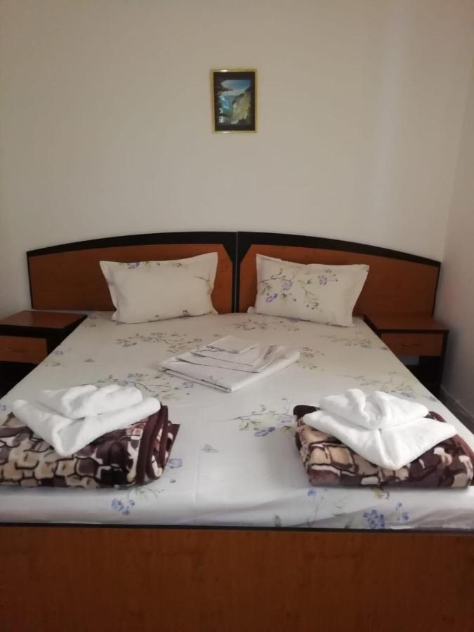 Hotel Casa Cleopatra Două Mai Extérieur photo